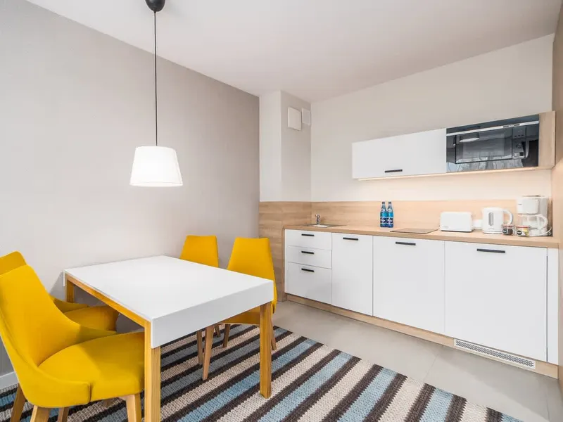 Modernes Apartment mit Balkon | Nähe zum Strand und Parkplatz – Foto 3