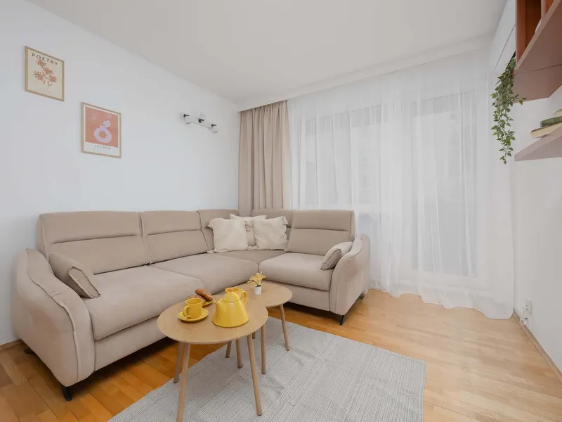 Spacious Apartment | Air Conditioning, Balcony, close to the Stadium – photo 4