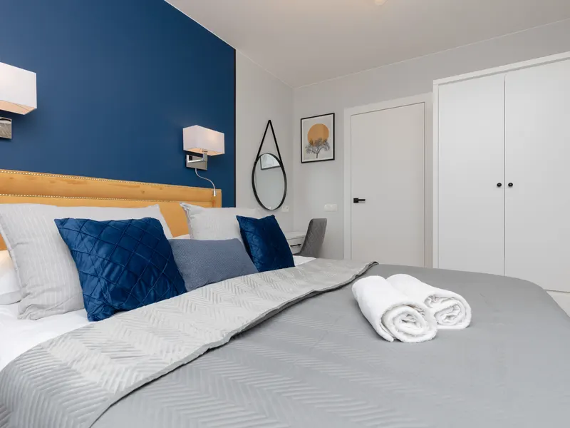 Geräumiges Appartement | 3 Schlafzimmer | Arbeitsbereiche – Foto 1
