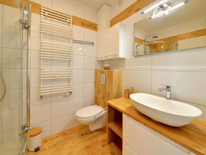 Ruhiges Apartment | Balkon mit Aussicht und Parkplatz – Foto 5