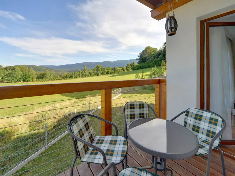 Geräumige Wohnung | Bergblick, Balkon, Parkplatz – Foto 3
