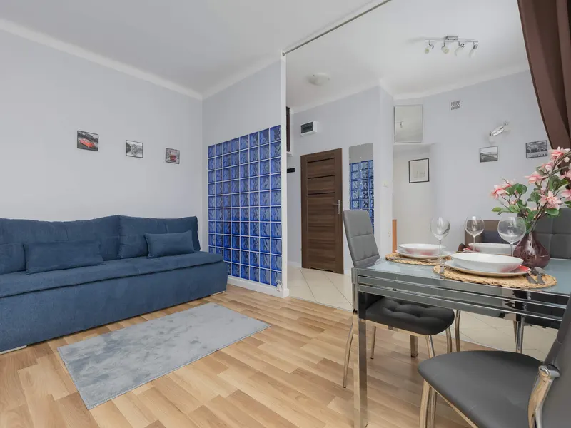 Bright Studio with Balcony | Air Conditioning | Close to PGE – photo 1