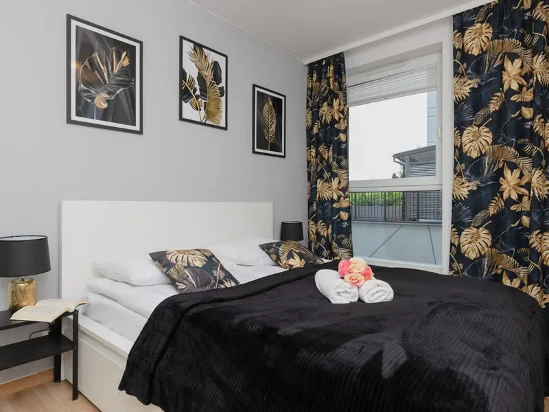 Sonnige Wohnung in Wola | Parkplatz | Balkon – Foto 2