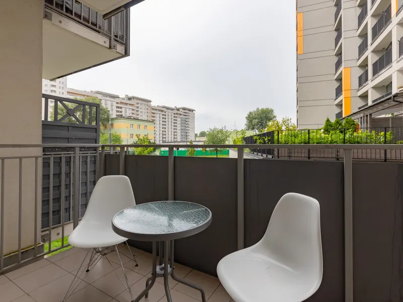 Sunny Apartment with Balcony | Parking in Garage – photo 3
