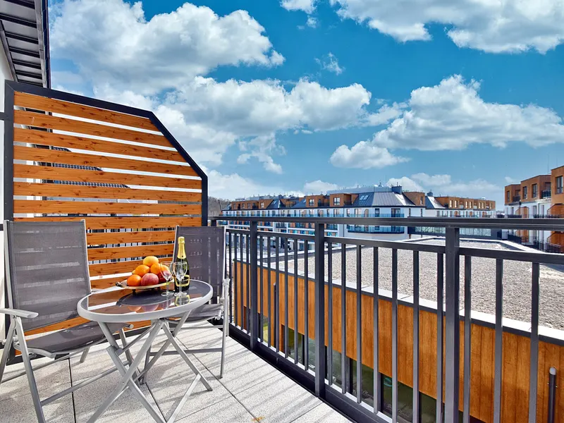 Komfortowy Apartament z Balkonem | Parking | Blisko Plaży – zdjęcie 4