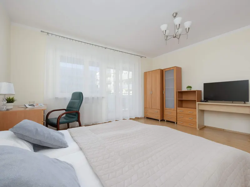 Rodzinny Apartament z Balkonem | 3 Sypialnie, Blisko Metra – zdjęcie 2