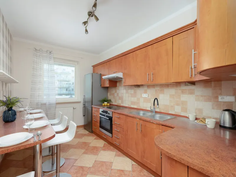 Rodzinny Apartament z Balkonem | 3 Sypialnie, Blisko Metra – zdjęcie 3