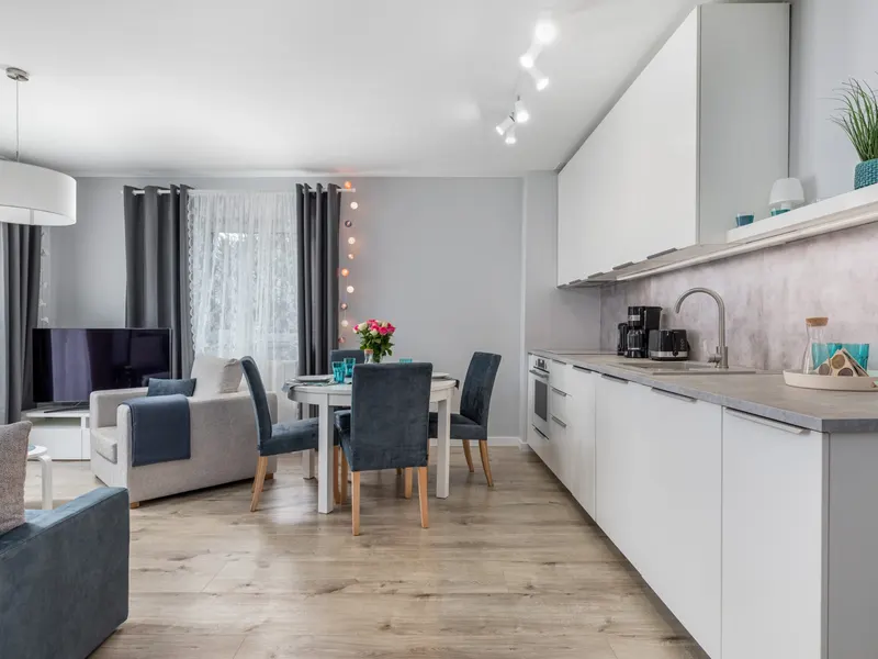 Stylowy Apartament z Balkonem | Blisko Plaży, Prywatny Parking – zdjęcie 5