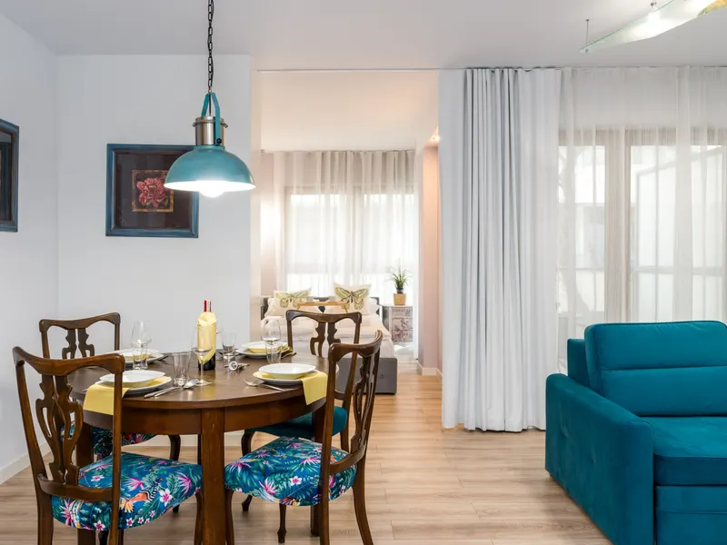 Elegant Apartment in the Center | Parking and Balcony – photo 1