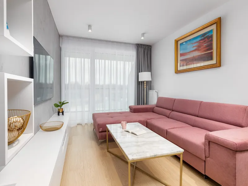Stylish Apartment with Balcony | Pool, Spa and Parking – photo 2