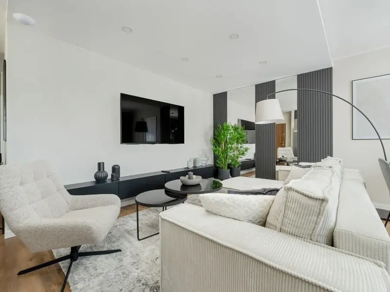 Przestronny Apartament z Balkonem | Parking | Blisko Parku – zdjęcie 2