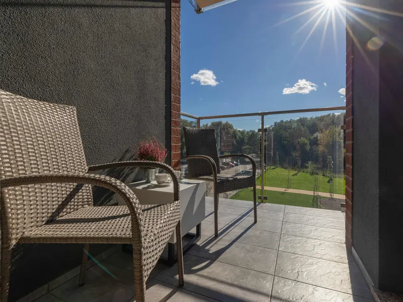 Helle Wohnung mit Balkon | Stellplatz – Foto 4