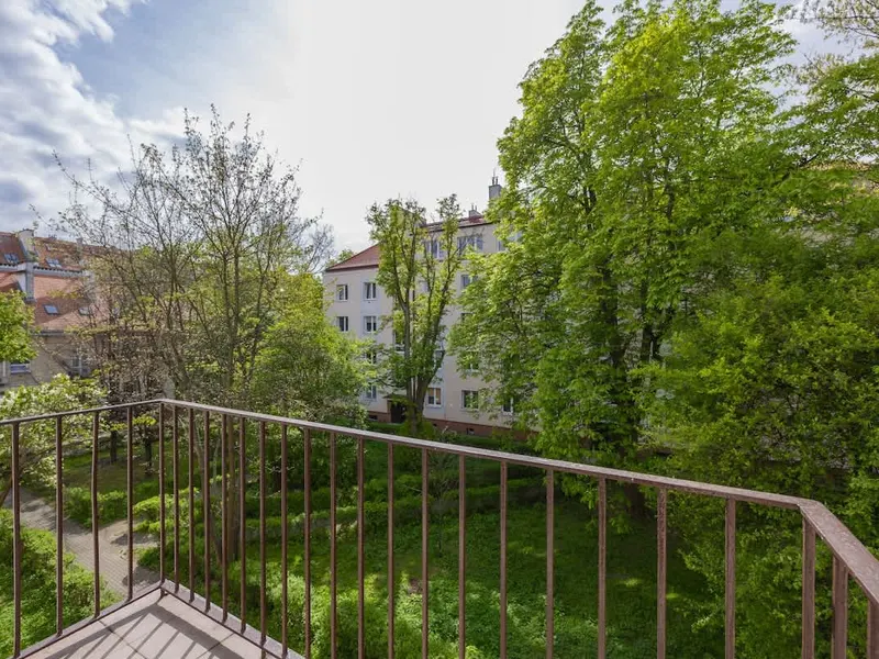 Kolorowy Apartament z Balkonem | Blisko Stacji Metra – zdjęcie 4
