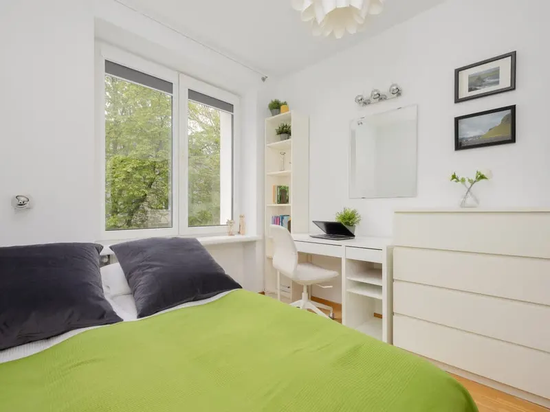 Kolorowy Apartament z Balkonem | Blisko Stacji Metra – zdjęcie 3