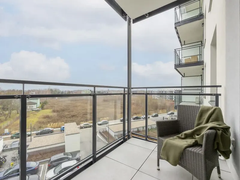 Charming Apartment with Balcony | Close to Chopin Airport – photo 3