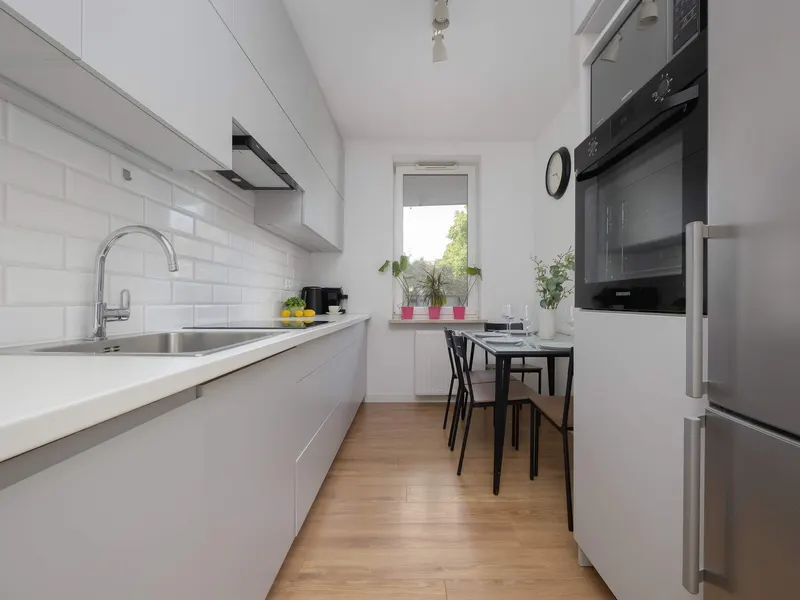 Przestronny Apartament | Balkon, Parking, Blisko Metra – zdjęcie 4