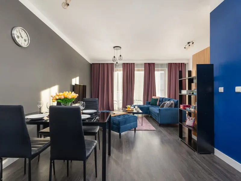 Stilvolle Wohnung im Zentrum | Zwei Schlafzimmer | Balkon – Foto 3