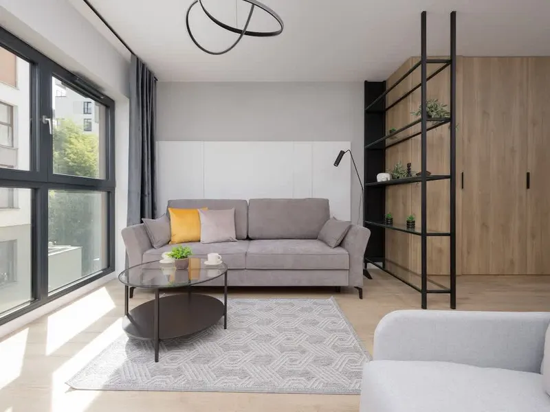 Eleganckie Studio na Mokotowie | Parking i Balkon – zdjęcie 1