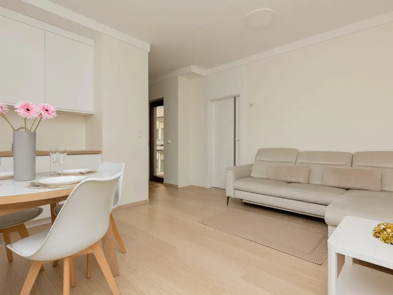 Komfortowy Apartament na Mokotowie | Balkon | Miejsce do Pracy – zdjęcie 1