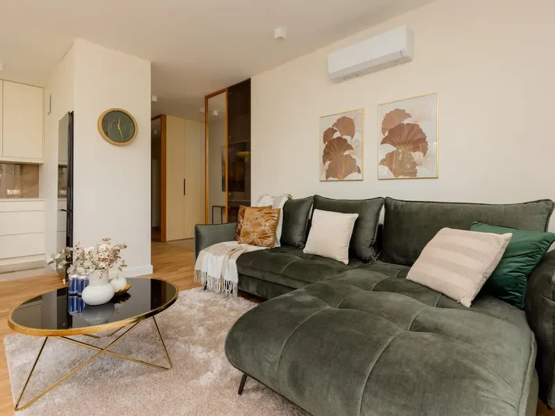 Stilvolle Wohnung mit Balkon | Parkplatz | Arbeitsplatz – Foto 5