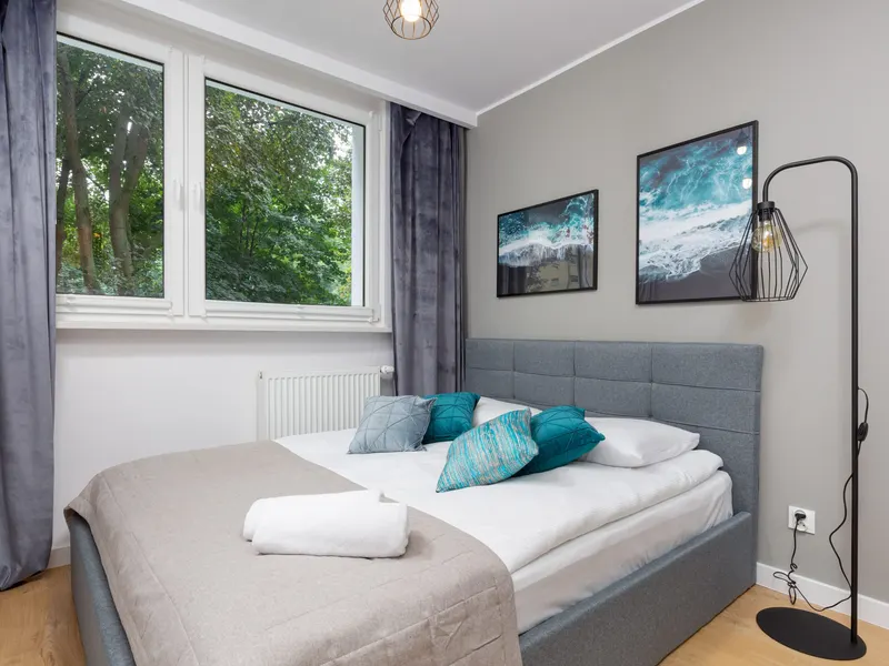 Przestronny Apartament z 2 Sypialniami | Blisko Metra – zdjęcie 3