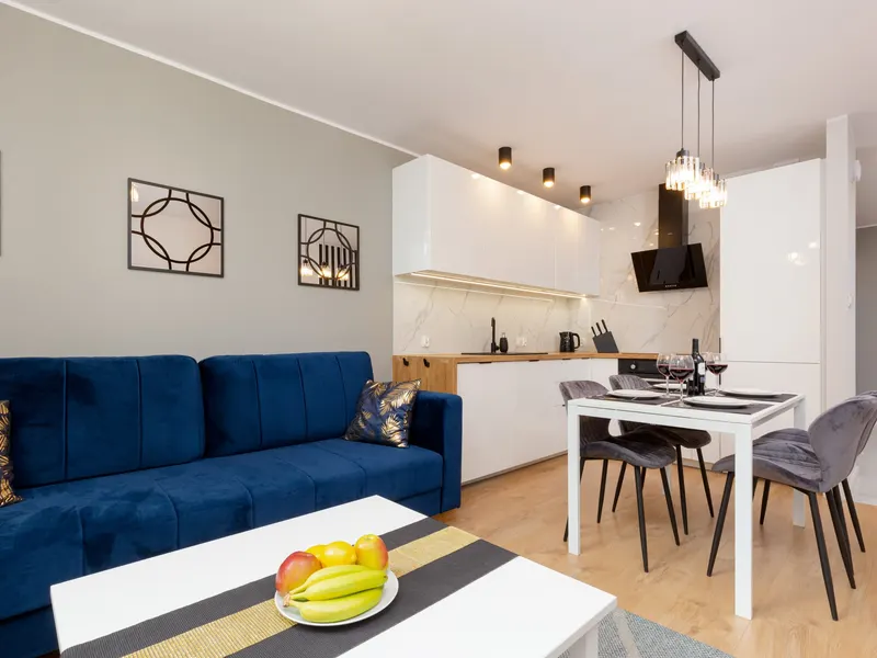 Przestronny Apartament z 2 Sypialniami | Blisko Metra – zdjęcie 1