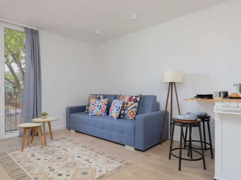 Stilvolles Studio mit Balkon | neben einer U-Bahn-Station – Foto 1