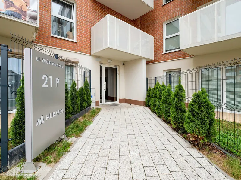 Stylish Studio with Balcony | Private Parking and Workspace – photo 5