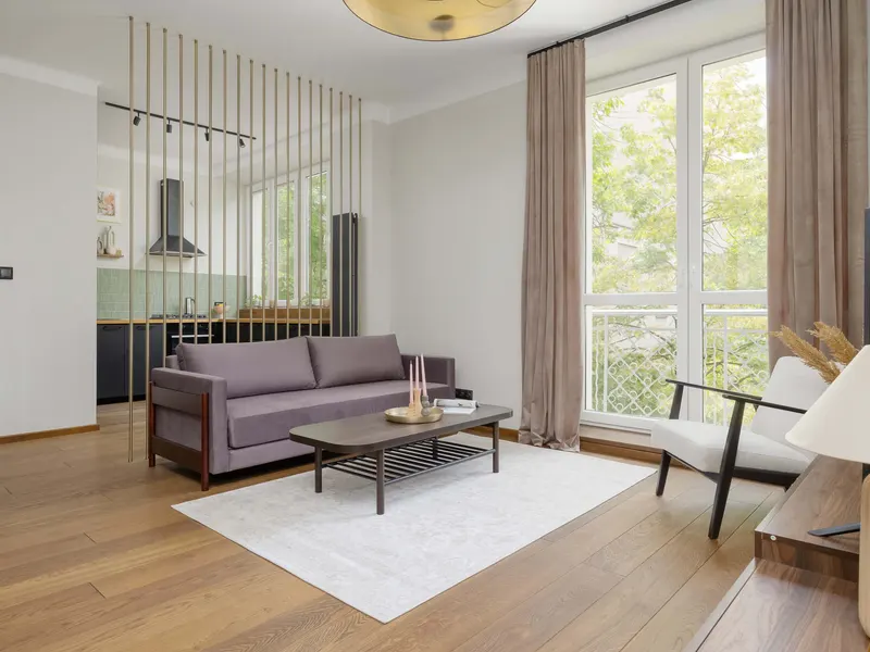 Klimatisierte Wohnung im Zentrum | Arbeitstisch | Badewanne – Foto 1