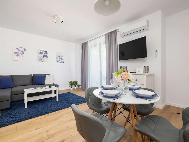 Stylish Apartment with Balcony | Parking | Air Conditioning | Workspace. – photo 1