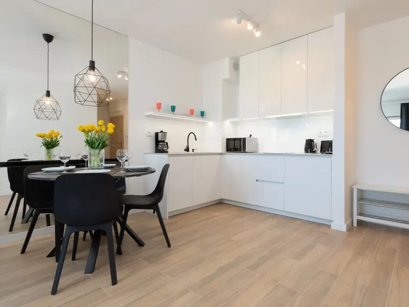 Elegantes Apartment | Golfblick und Balkon – Foto 4