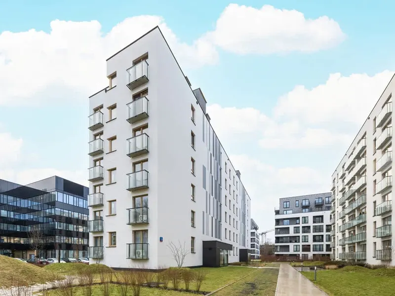 Komfortowy Apartament blisko Lotniska | Parking i Miejsce do Pracy – zdjęcie 5