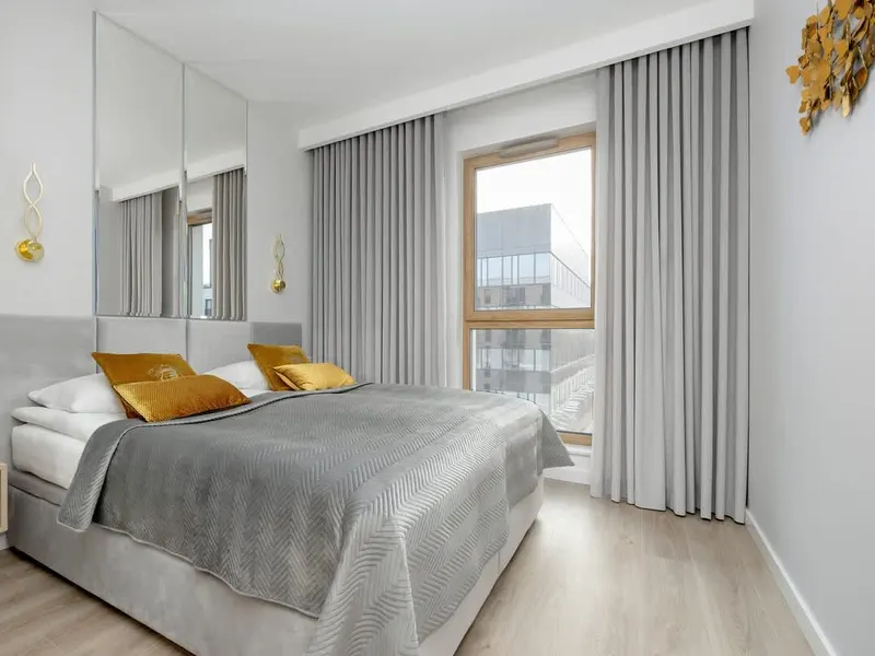 Komfortowy Apartament blisko Lotniska | Parking i Miejsce do Pracy – zdjęcie 2