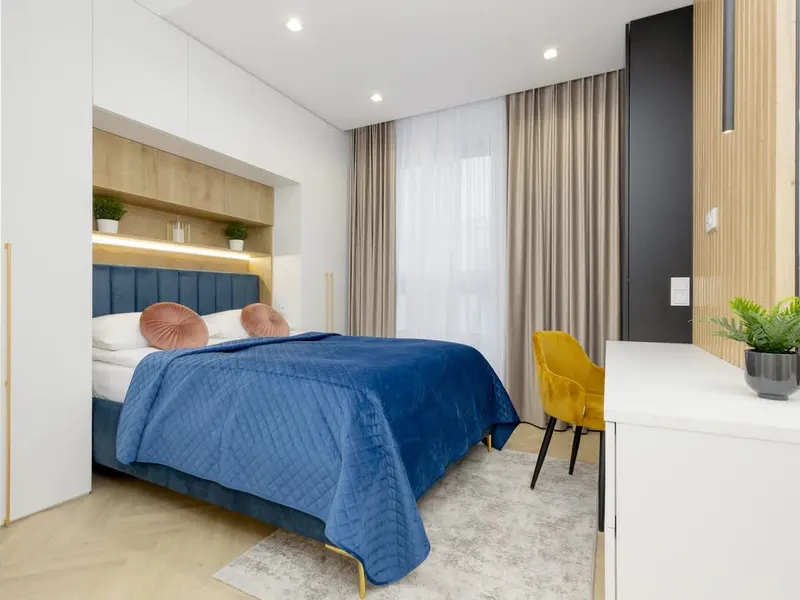 Modern Apartment with Parking | Workspace – photo 2