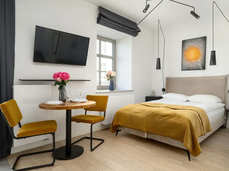 Przytulne Studio we Wrocławiu | Balkon i Miejsce do Pracy – zdjęcie 3