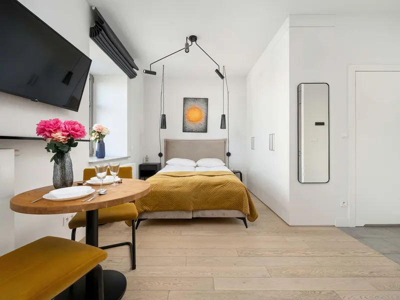 Przytulne Studio we Wrocławiu | Balkon i Miejsce do Pracy – zdjęcie 4