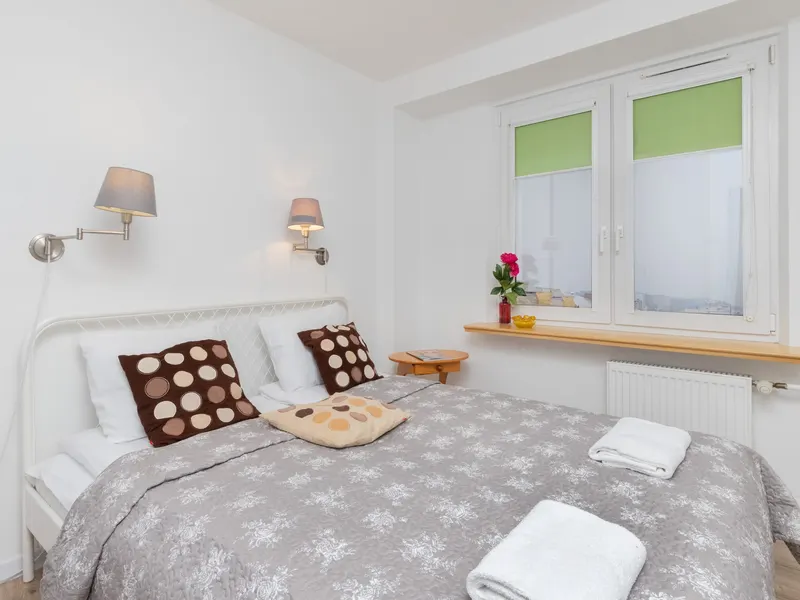 Geräumige Wohnung mit 2 Schlafzimmern und Balkon im Zentrum von Gdynia – Foto 2
