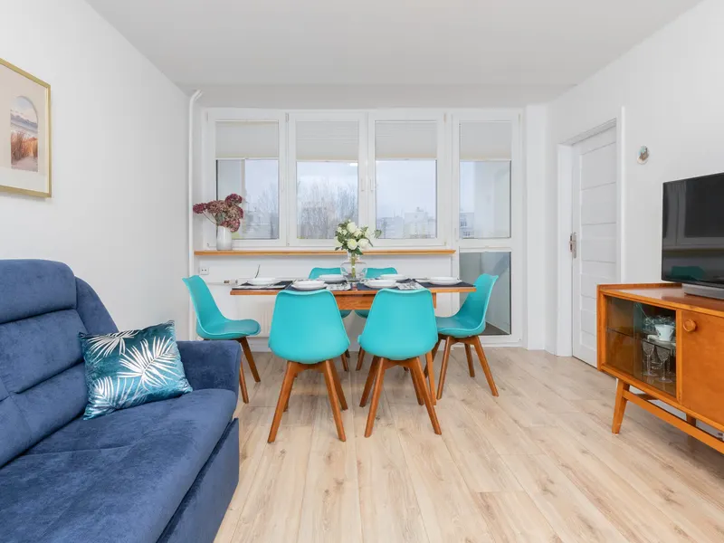 Geräumige Wohnung mit 2 Schlafzimmern und Balkon im Zentrum von Gdynia – Foto 4