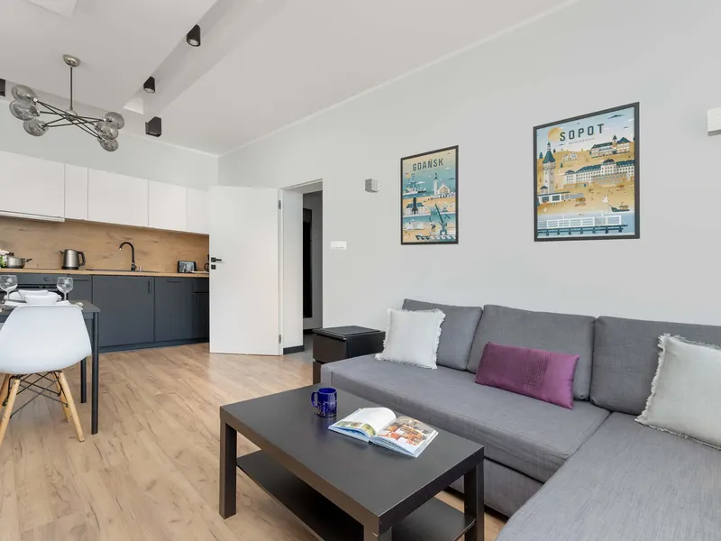 Jasny Apartament dla 4 osób | Blisko Plaży i Centrum – zdjęcie 1