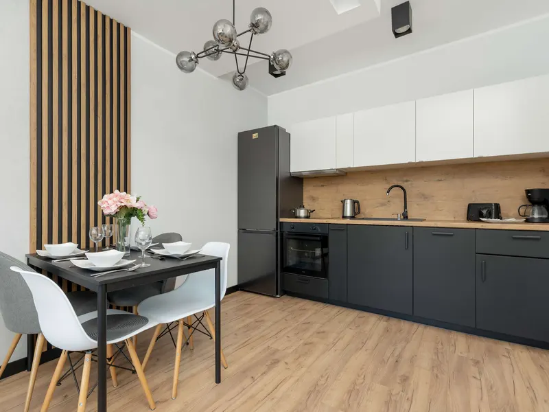 Jasny Apartament dla 4 osób | Blisko Plaży i Centrum – zdjęcie 3