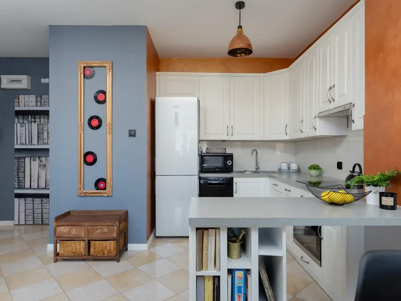Cozy Apartment with Balcony | Quiet Neighborhood – photo 5