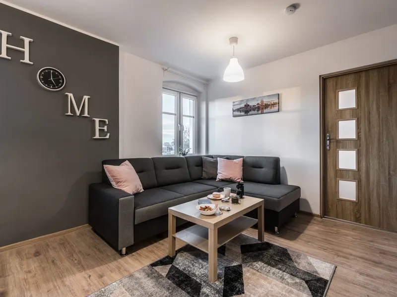 Apartament w Sercu Wrocławia | 2 Sypialnie | Dla 6 Osób – zdjęcie 1
