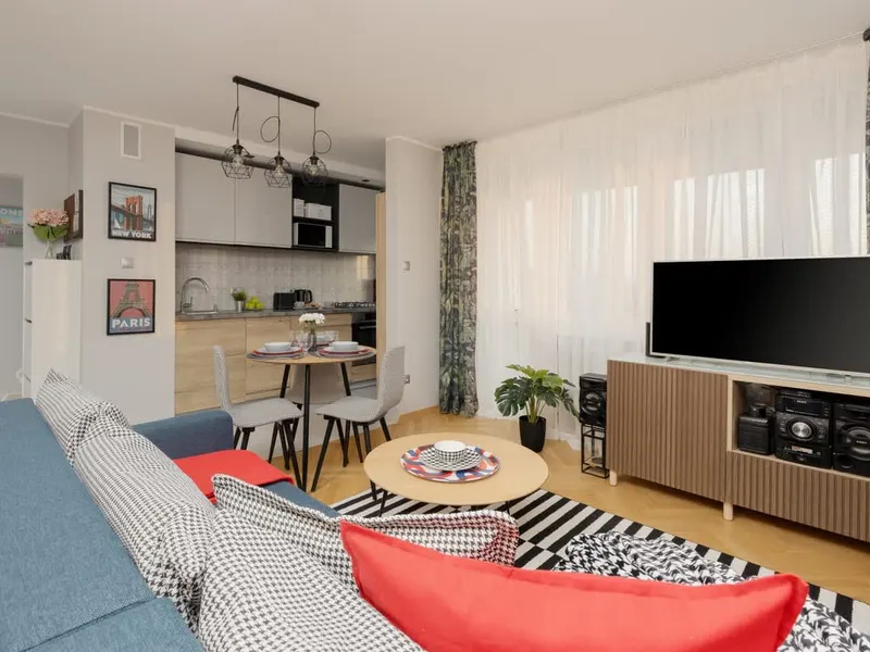 Modern Apartment in Zoliborz | Balcony and Workspace – photo 4