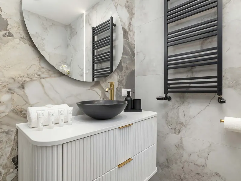 Elegantes Studio | Parkplatz | Balkon – Foto 4