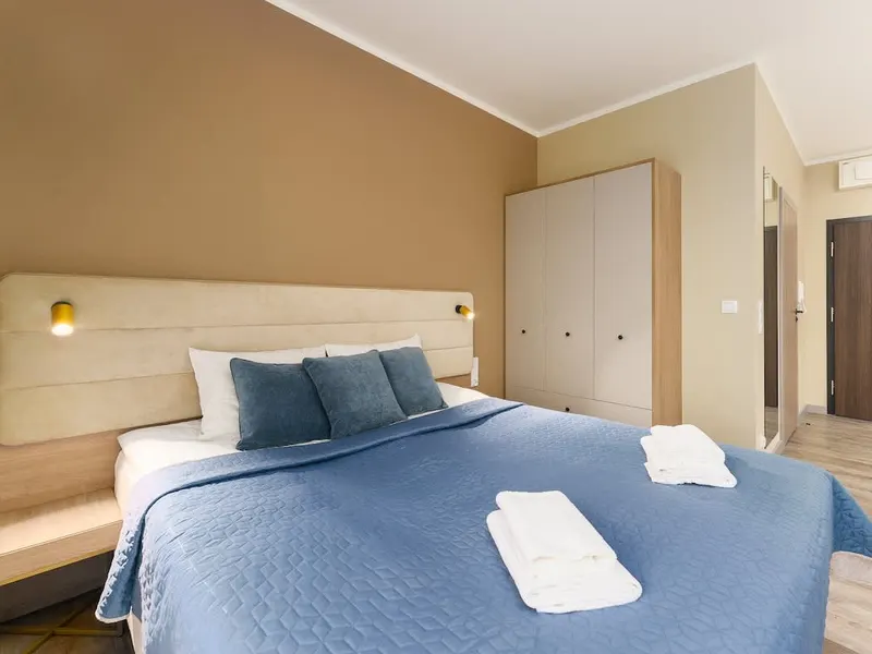 Stilvolles Studio mit Balkon | Parkplatz | 750 m zum Strand – Foto 1