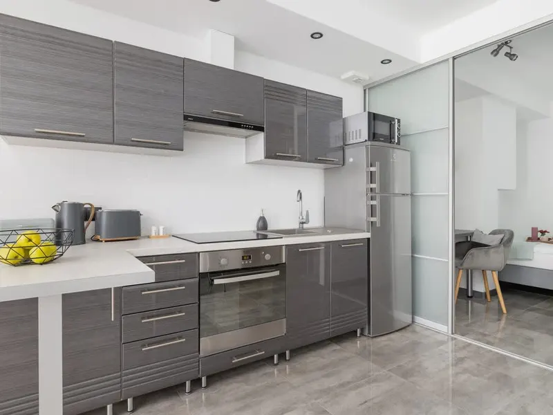 Komfortowy Apartament w Krakowie | Balkon i Parking – zdjęcie 3