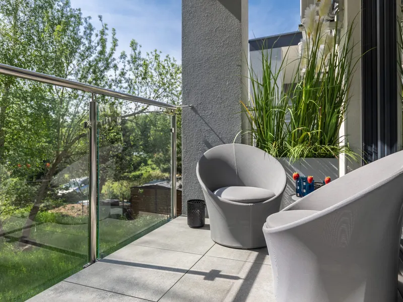Dwupoziomowy Apartament | 280 m do Plaży, Balkon i Parking – zdjęcie 2