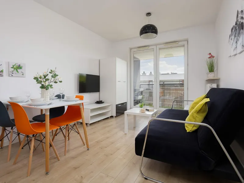 Modern Apartment | Parking, Balcony and Workspace – photo 1