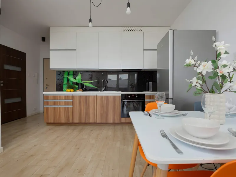 Modern Apartment | Parking, Balcony and Workspace – photo 3