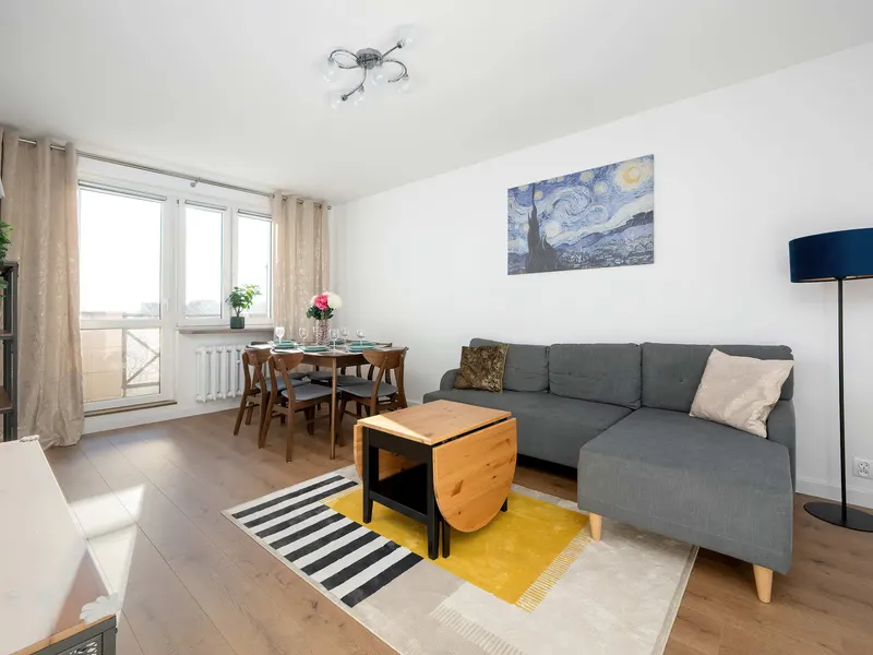 Przestronny Apartament | Widok na Rzekę, Balkon i Miejsce do Pracy – zdjęcie 1
